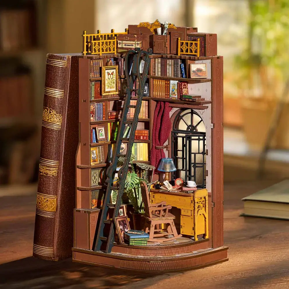 TGE02 Silent Corner Study Book End